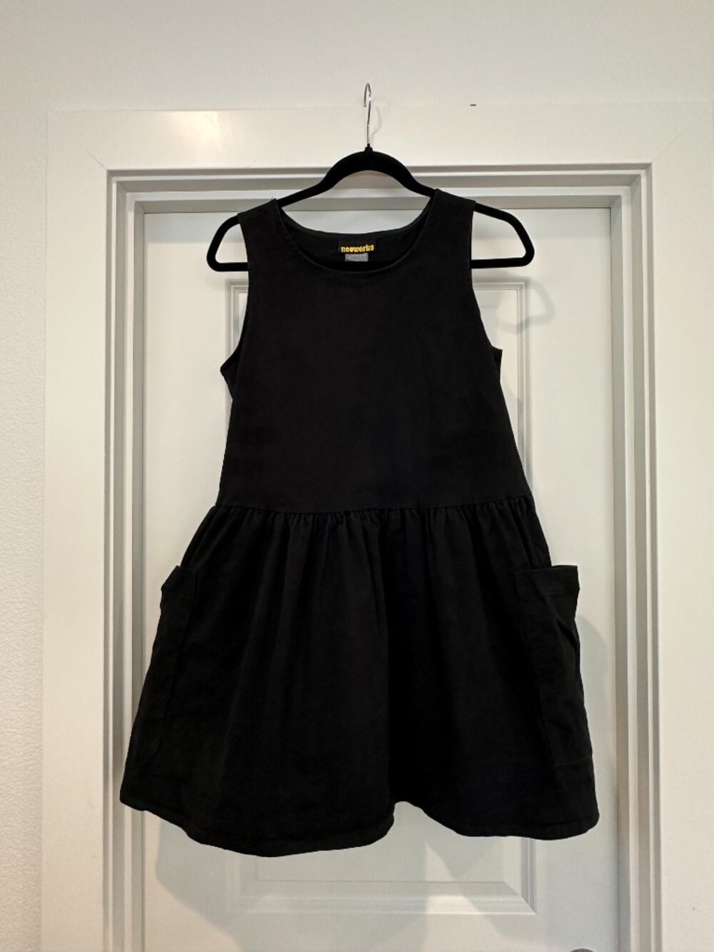 Nooworks Black Sleeveless Mini Dress with Pockets